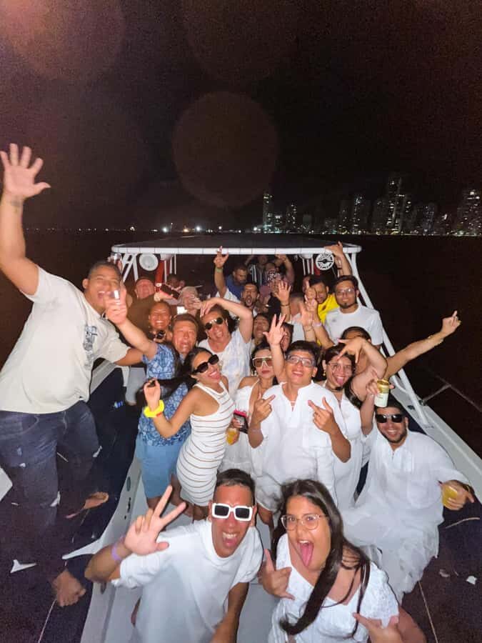 2-hour tour in Cartagena Sunset View in party boat - Quick hits before you book