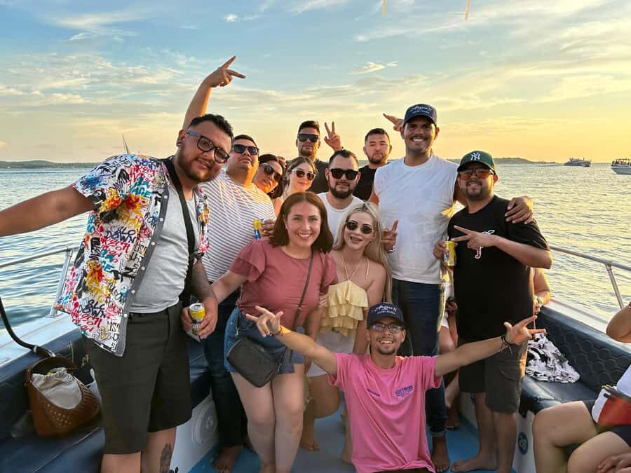 2-hour tour in Cartagena Sunset View in party boat - Cartagena Sunset From Bahía de Cartagena: Why This Boat Works