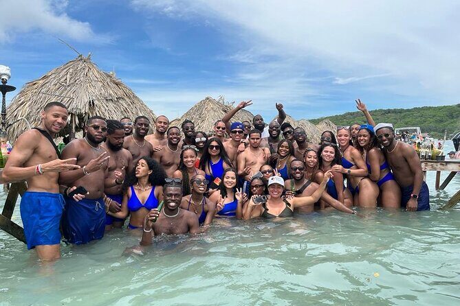 5 Islands VIP Escape : Snorkeling, Private Lunch & Open Bar - Stop 3: Isla Grande snorkeling and the plane wreck expectation check