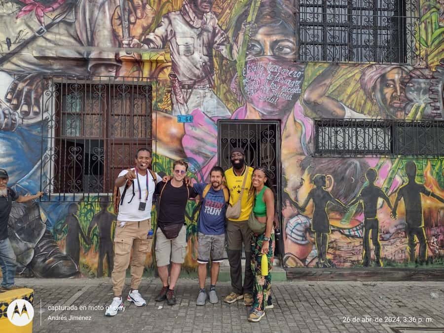 Afro Walking Tour. The colors of Cali. - The route: how the experience moves from murals to institutions