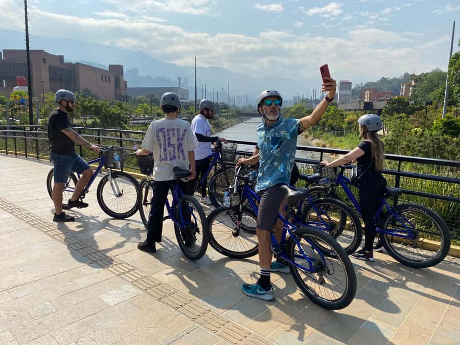Bike Tour Medellin with Snacks and Local Beer - Key highlights you’ll feel right away