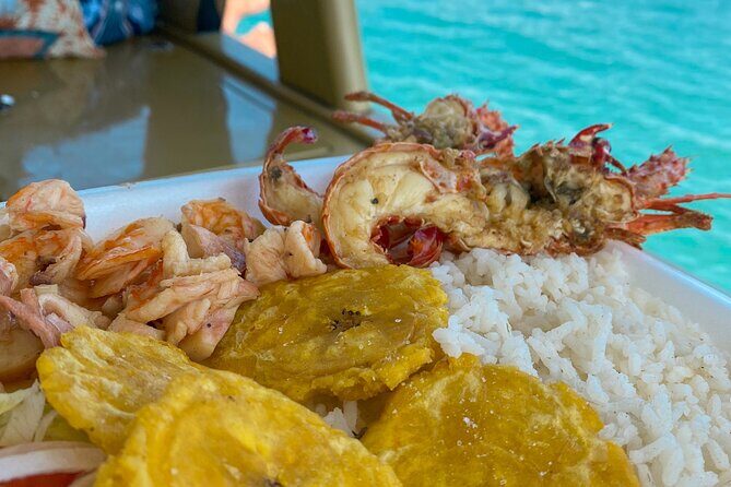 Boat rental for the Rosario Islands up to 15 people. - La Piscina: The Stop Many People Want to Spend More Time At