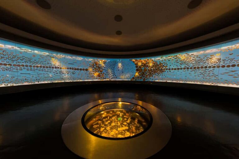 Bogotá: City Tour, Monserrate, Gold Museum, Plaza de Bolivar - Museo del Oro: pre-Columbian objects with real context