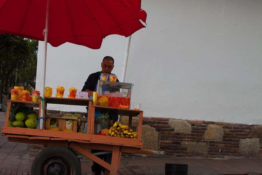 Bogotá: Grand City Tour with Monserrate, Usaquén and Lunch - Parque Santander craft market time