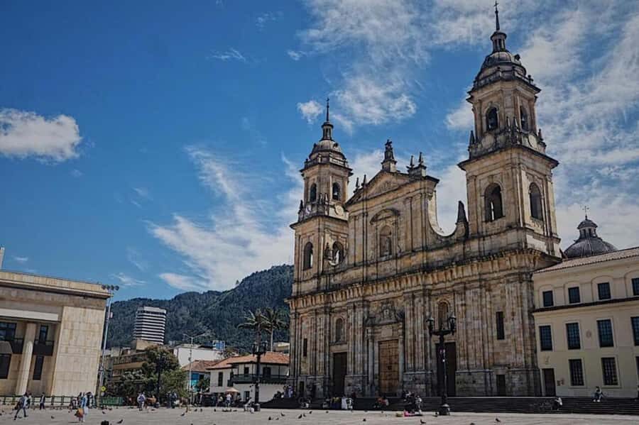 Bogotá: Guided La Candelaria Walking Tour - What You’ll Do on the Route: Stops That Actually Teach You Bogotá