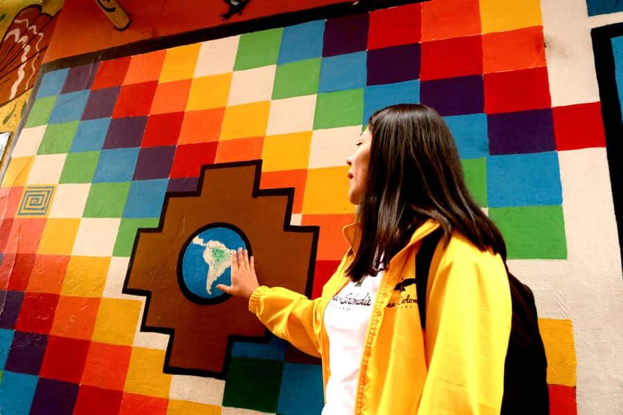 Bogotá: La Candelaria Graffiti & Urban Art Guided Tour - Chorro de Quevedo meet-up: the easiest way to start the right way