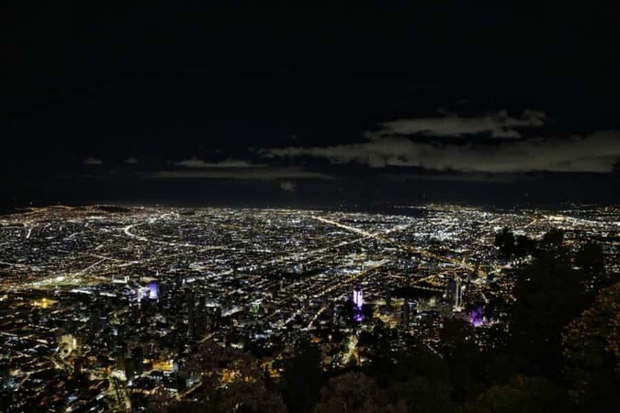 BOGOTA: Night Tour in Bogotá (Express) - Bogotá street stop: guided time plus a church visit