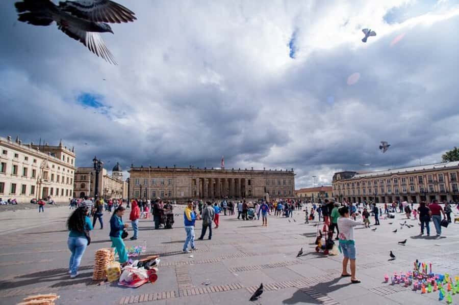 Bogotá: Private City Tour, Monserrate, Emerald and Botero - La Candelaria and the Botero Museum: art that feels human