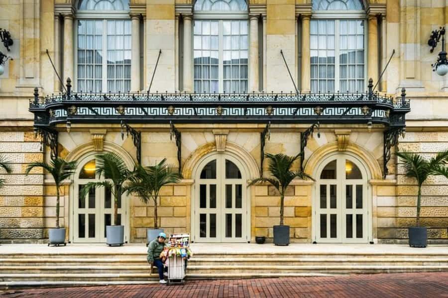 Bogotá: Private City Tour, Monserrate, Emerald and Botero - How to plan your day for comfort (and fewer surprises)
