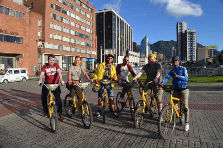Bogotá: Shared Bike Tour - Meeting at El Gato Gris, starting near Chorro de Quevedo Plaza