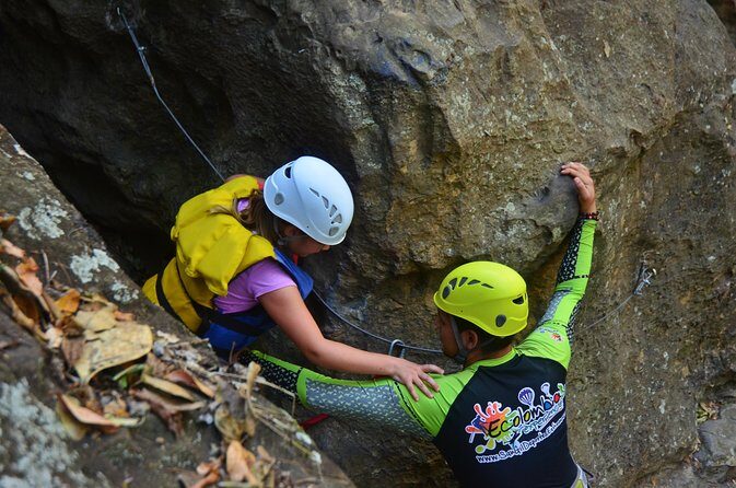 Canyoning Guane - Meet Your Team in San Gil and Get to Las Lajas Canyon