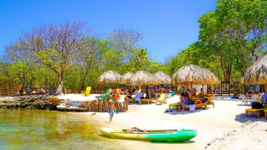 CARTAGENA: 4 islands by sport boat +oceanarium tickets - Who should book this tour, and who should skip it