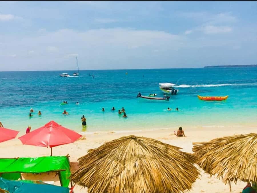 Cartagena: Barù Island Playa Blanca with Lunch - Price and logistics: is $26 good value?