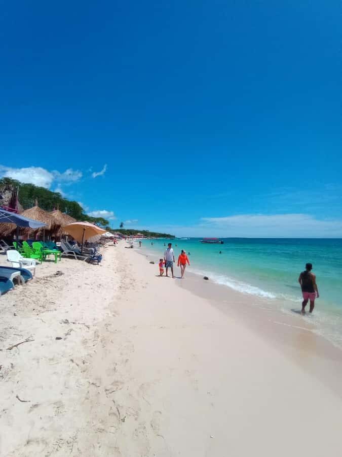 Cartagena: Baru Island & Playa Tranquila Day Trip with Lunch - Playa Blanca to Playa Tranquila: what this day trip gives you