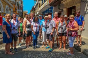 Cartagena: City Tour Hop On Hop Off - Bus Turistico de 2 pisos - Outward circuit: Puerta 1 to Centenario clock tower to Fort San Felipe