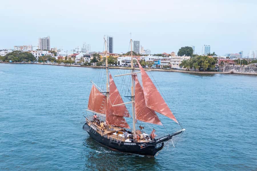 Cartagena, CO: Sunset Skyline Pirate Boat Tour with Drinks - The canal stories between Tierra Bomba and Bocagrande