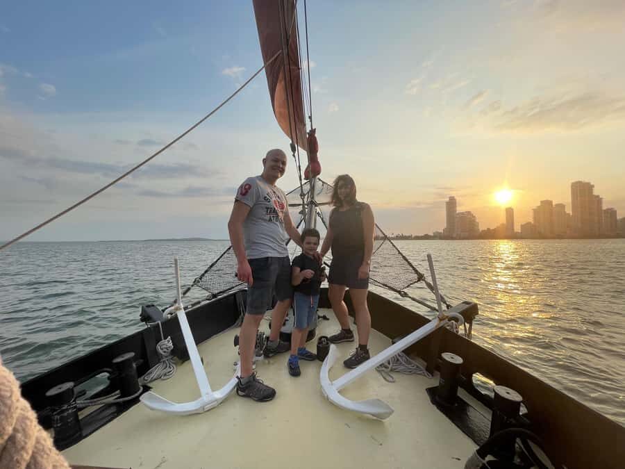 Cartagena, CO: Sunset Skyline Pirate Boat Tour with Drinks - Unlimited Pirates Punch and Coconut Lemonade: what open bar means on a boat