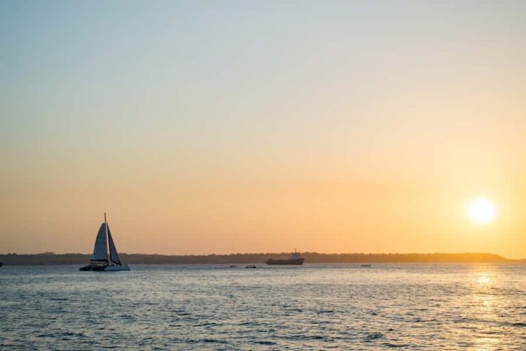 Cartagena de Indias: 2-Hour Sunset Cruise - Getting to Muelle de la Bodeguita (Door #1) Without Wasting Time