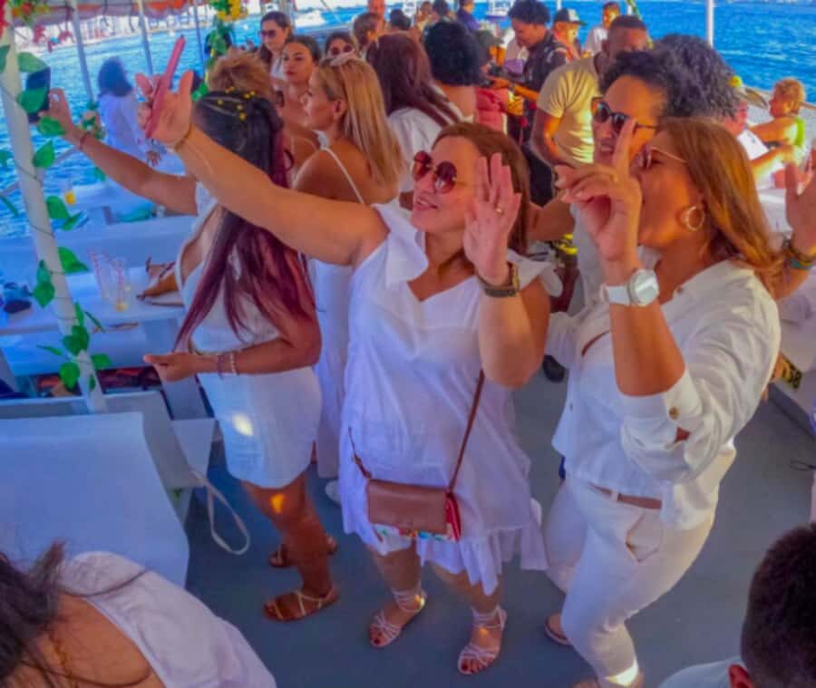 Cartagena de Indias: Sunset Cruise Open Bar with Dance Show - Should You Book This Cartagena Sunset Cruise?