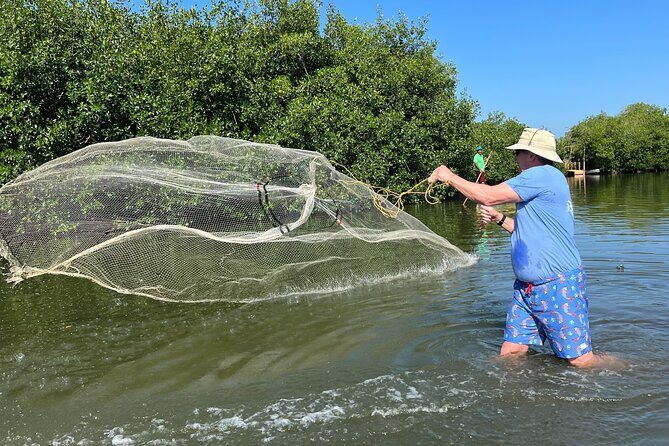 Cartagena Fishing & Crabbing • Unique Local Experience with Lunch - Ciénega de la Virgen: canoe time in Cartagena’s mangroves