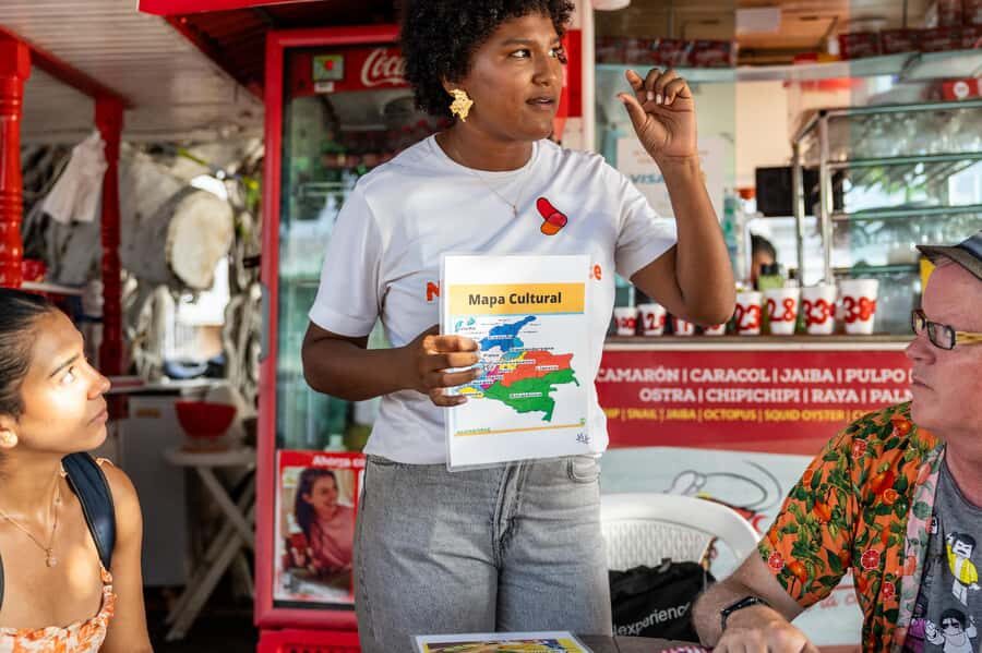Cartagena: Guided Street Food Tour with Tastings - What you actually eat: sweets, fried snacks, drinks, and one standout kind of fun