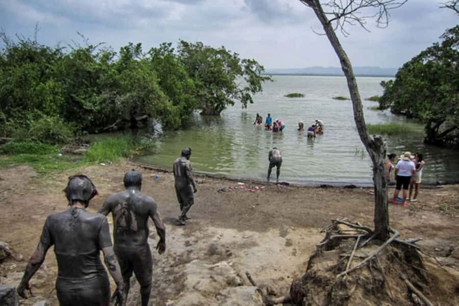 Cartagena: Mud Volcano Tour with Lunch, Pool, and Beach - Should you book the Cartagena Mud Volcano with lunch and beach club?