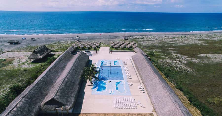 Cartagena: Mud Volcano Tour with Lunch, Pool, and Beach - Dealing with photos, mud massage, and tipping without getting stressed
