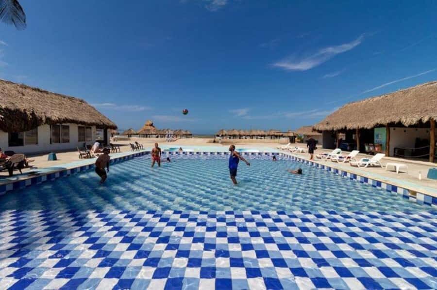 Cartagena: Mud Volcano Tour with Lunch, Pool, and Beach - Who should book this, and who should skip it