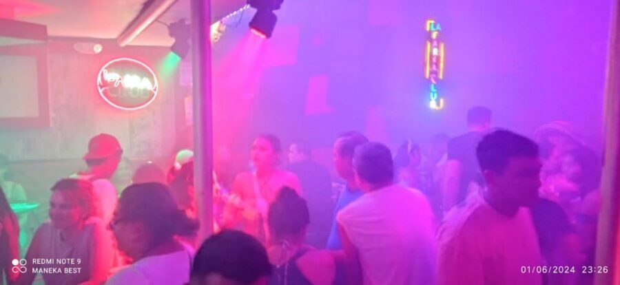Cartagena: Party on a typical bus crossing the city - Taboo Disco Club Stop in Getsemaní: How the Night Ends