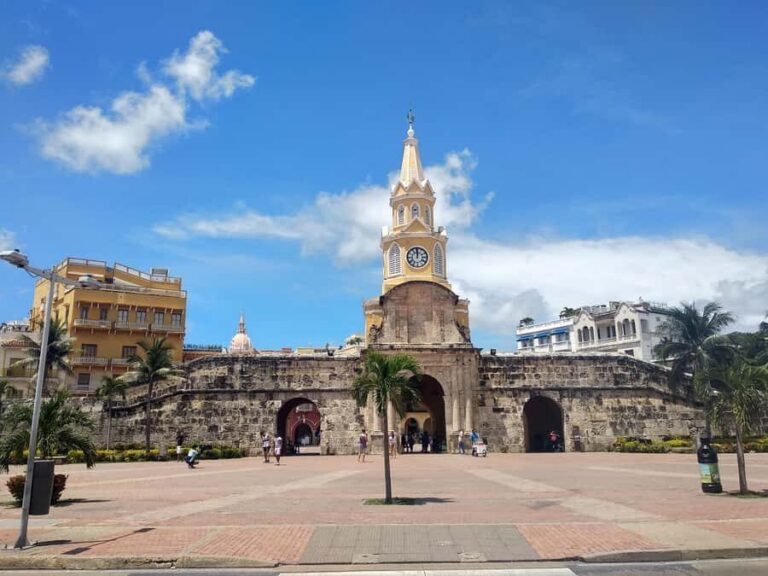 Cartagena: Private City Tour in an Air-Conditioned Vehicle - Pickup and getting out fast (without wasting your morning)