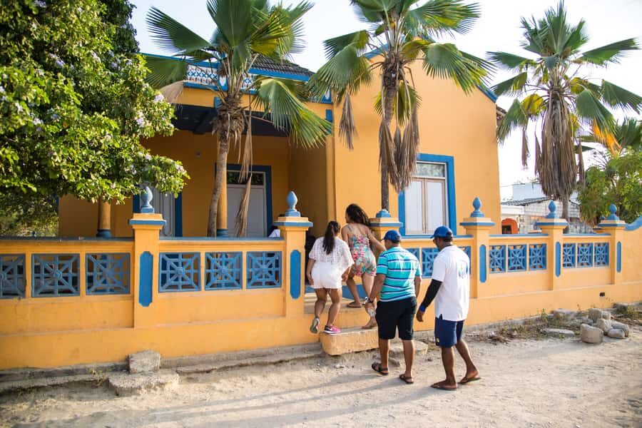 Cartagena: Rosario Island and Mangroves Private Day Trip - Beach stop and welcome drink: the best kind of downtime