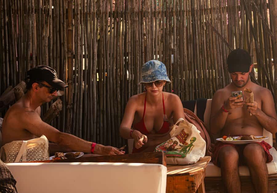 Cartagena: Rosario Islands Day Tour with Snorkel & Lunch - Tierra Bomba and Vista mare Beach Club: the panoramic closer