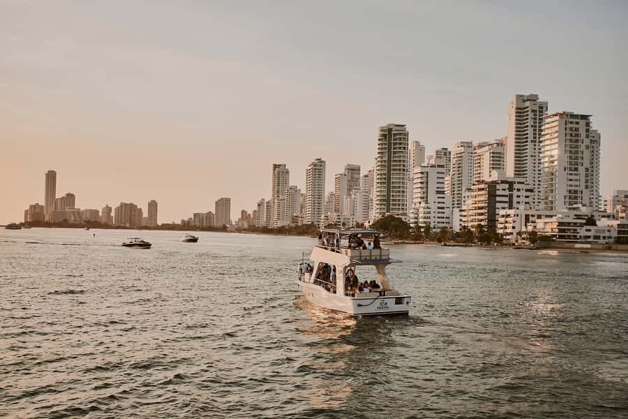 Cartagena: Sunset Cruise with Open Bar - Onboard Vibe: Music, Space, Bathrooms, and Photo Opportunities