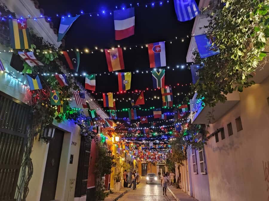 Cartagena: Walled City and Getsemani Shared Walking Tour - Why the guide makes this tour feel worth $16