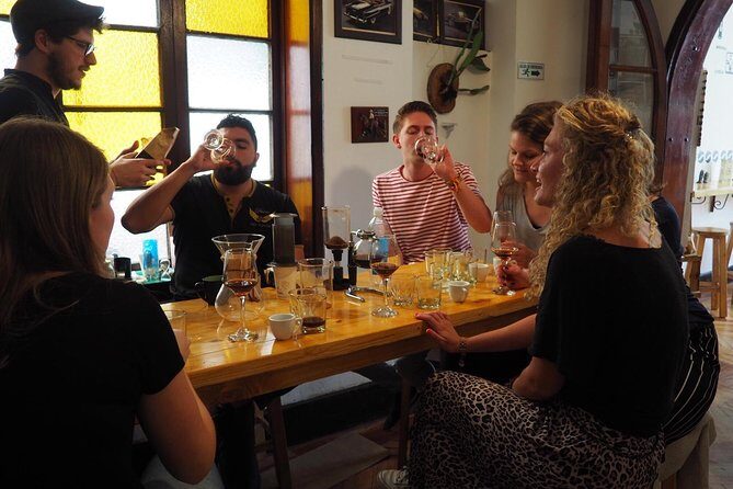 Coffee tasting experience at Divino Café Especial - The house cake and the small-group pace