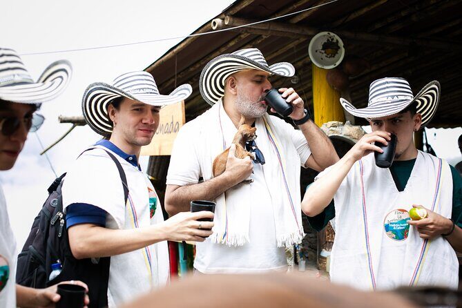 Coffee Tour with arrival on horseback and sugar cane processing - Coffee mountains outside Medellín in 4–6 hours