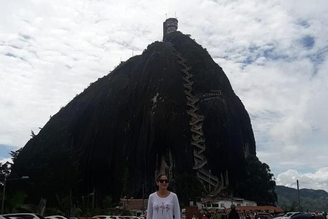 Combo Guatape and Medellin Sightseeing Tours - Pueblito Paisa: 360 Views to Kick Off the Day