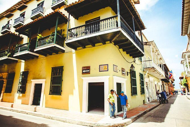 Do it yourself 11 days tour in Colombia (customizable) - Day 5: Medellín’s mix of art, hills, and Comuna 13 energy