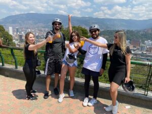E-Bike City Tour Medellin with Local beer and Snacks - Entering the ride: how the e-bike changes Medellín