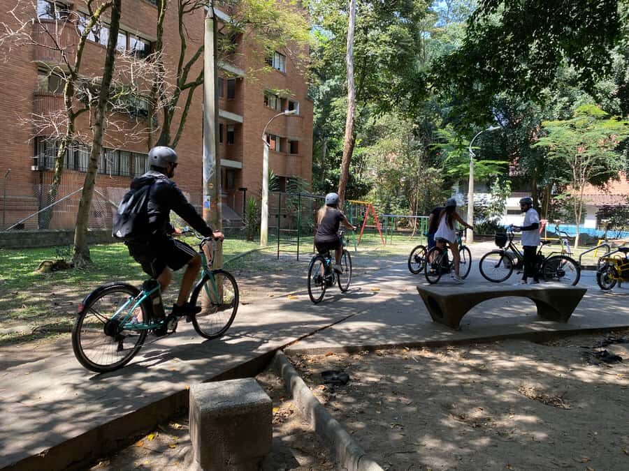 E-Bike City Tour Medellin with Local beer and Snacks - Plaza Botero: art, space, and more great viewpoints for your camera