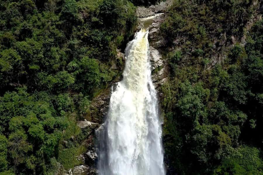 From Medellin: Epic Zipline and Giant Waterfall - The 30-minute hike to the 100-meter waterfall base