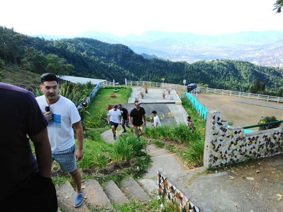 From Medellín: Private Pablo Escobar History Tour - Why a private Pablo Escobar tour works best in Medellín