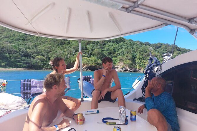 Full-Day Catamaran Tour through Tayrona - Lunch on the water: ceviche, vegetarian options, and what to order