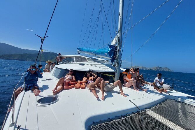 Full-Day Catamaran Tour through Tayrona - Sailing out of Santa Marta: meet early, expect Taganga along the way