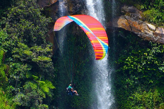 Fun RAFTING + Awesome PARAGLIDING over giant waterfalls from MEDELLIN - Paragliding over giant waterfalls: 25 minutes of freedom with pro support