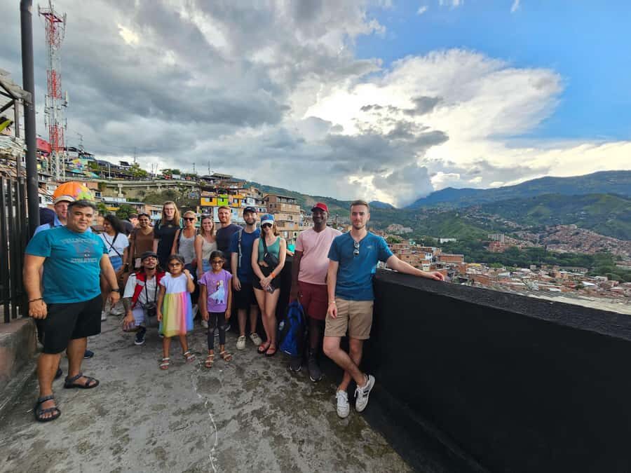 Graffiti Tour comuna 13 and cable car (made by local guides) - Graffiti and Murals: Seeing Artists as Part of a Community