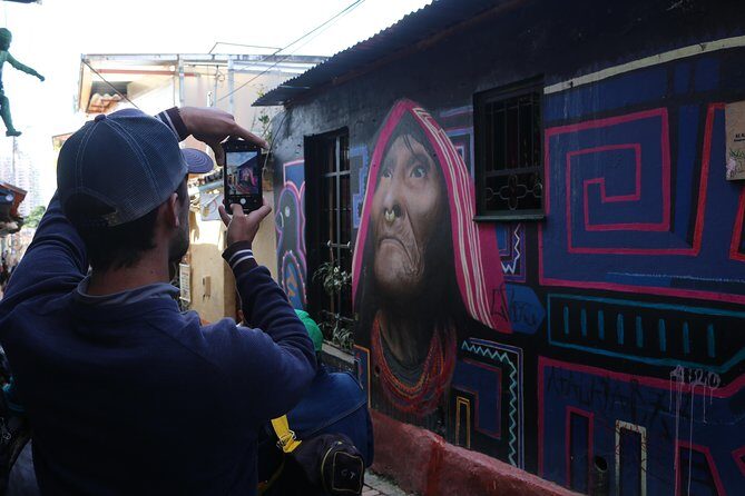 Graffiti Tour in La Candelaria Bogotá with Transportation - Street art in La Candelaria makes more sense with context