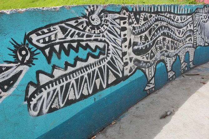Graffiti Tour in La Candelaria Bogotá with Transportation - Who should book this La Candelaria graffiti tour?