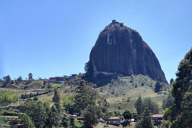 Guatapé Tour - Replica del Viejo Peñol: a fast primer before the main climb