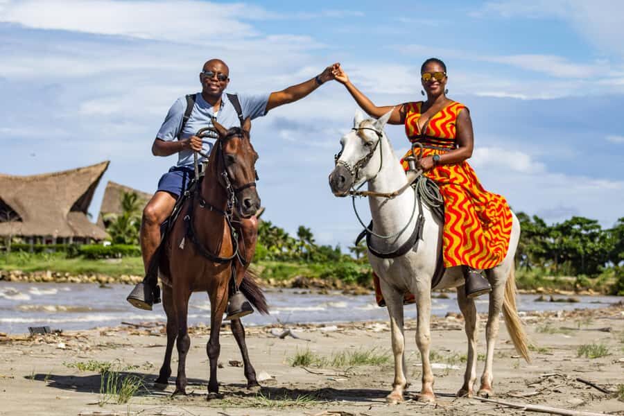 HORSE TOUR IN CARTAGENA BEACH - 5 things I’d bank on with this Cartagena horse tour
